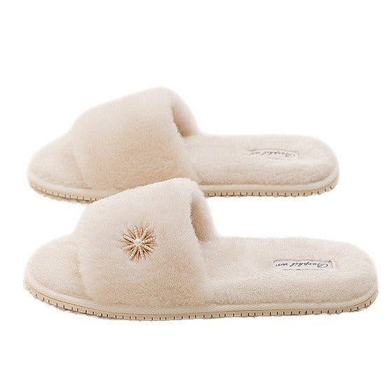 Plush Daisy-Embellished Home Slippers