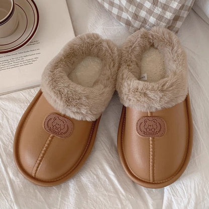 Fuzzy Collar Bear Patch slippers