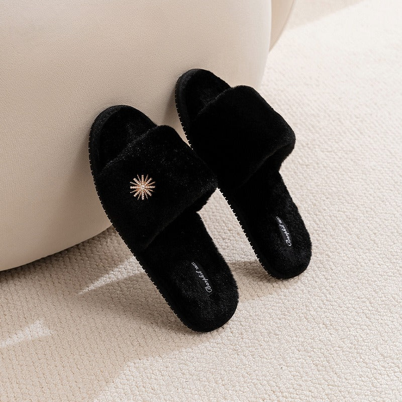 Plush Daisy-Embellished Home Slippers