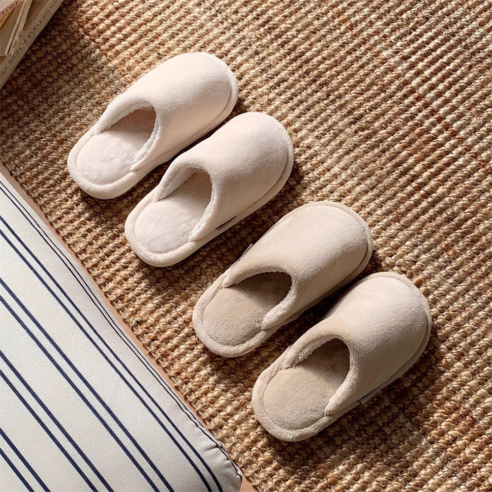 Minimal Dome-Toe Plush Slippers