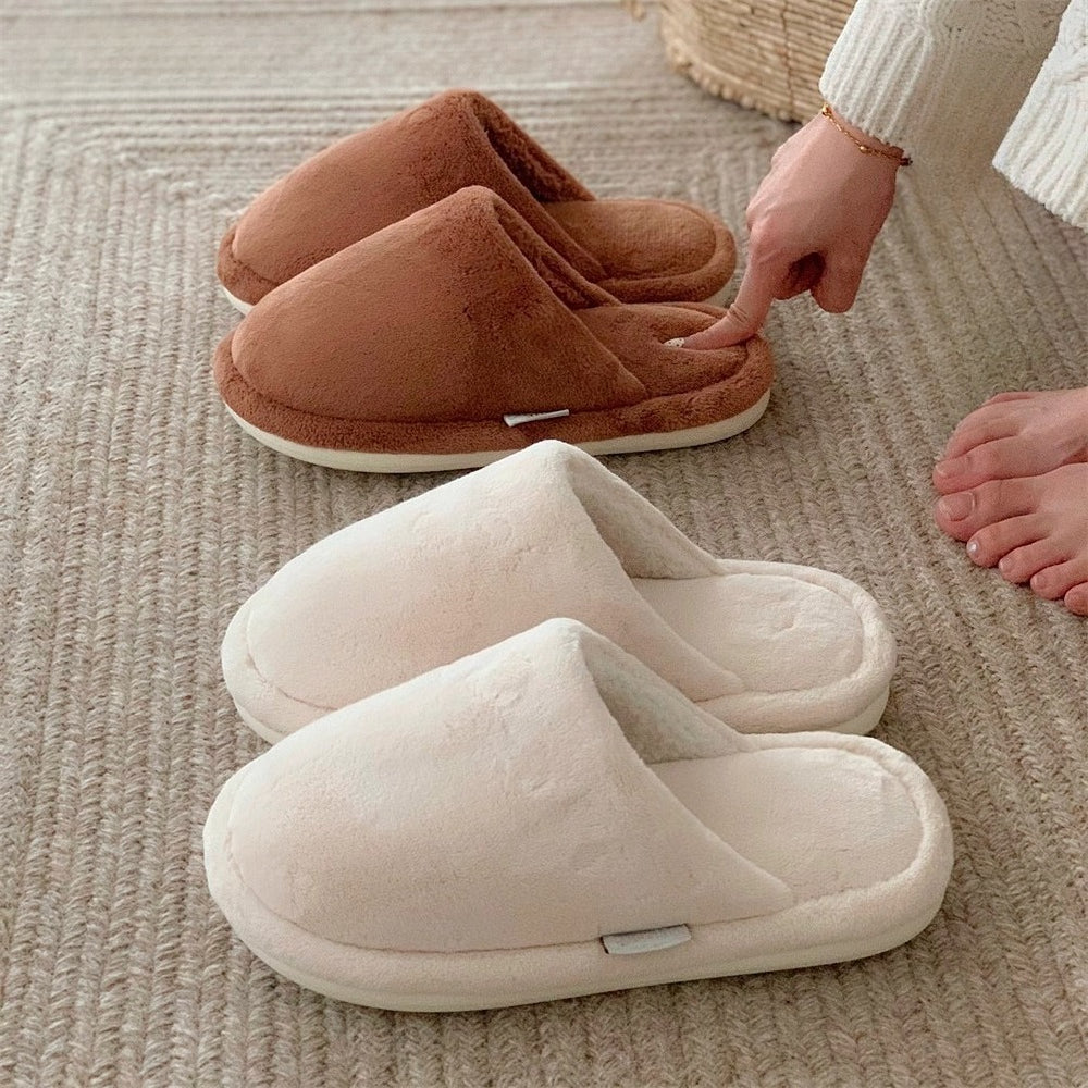 Minimal Dome-Toe Plush Slippers