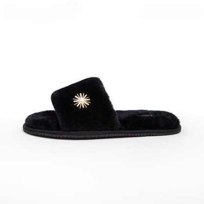 Plush Daisy-Embellished Home Slippers