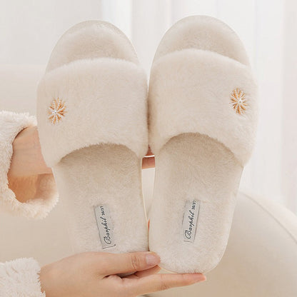 Plush Daisy-Embellished Home Slippers